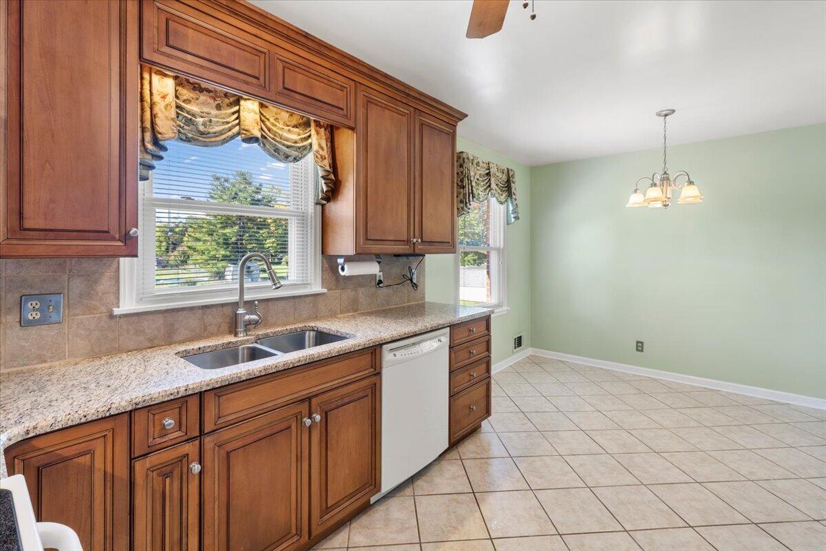 7612 Barrens Road Roanoke, VA 24019 - Photo 19 of 66 18-IMG_7418