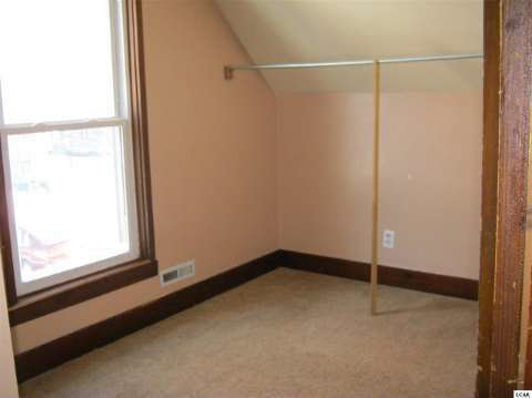 321 Rice Street Adrian, MI 49221 - Photo 9 of 13 20419559-8.JPG
