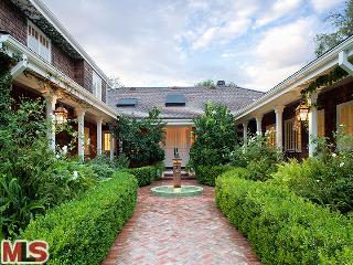 655 North Bonhill Road Los Angeles, CA 90049 - Photo 1 of 1 Gallery Image 1