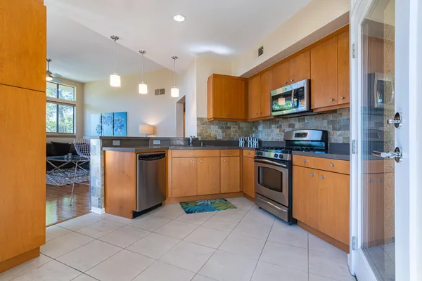 $495,000 | 870 East Palm Canyon Drive, Unit 202, Palm Springs, CA 92264