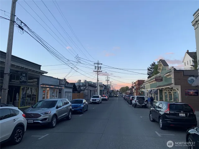 a car parked in front of a building