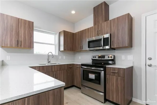 $1,250 | 412 Sparrow Road, Unit 1, Weslaco, TX 78596
