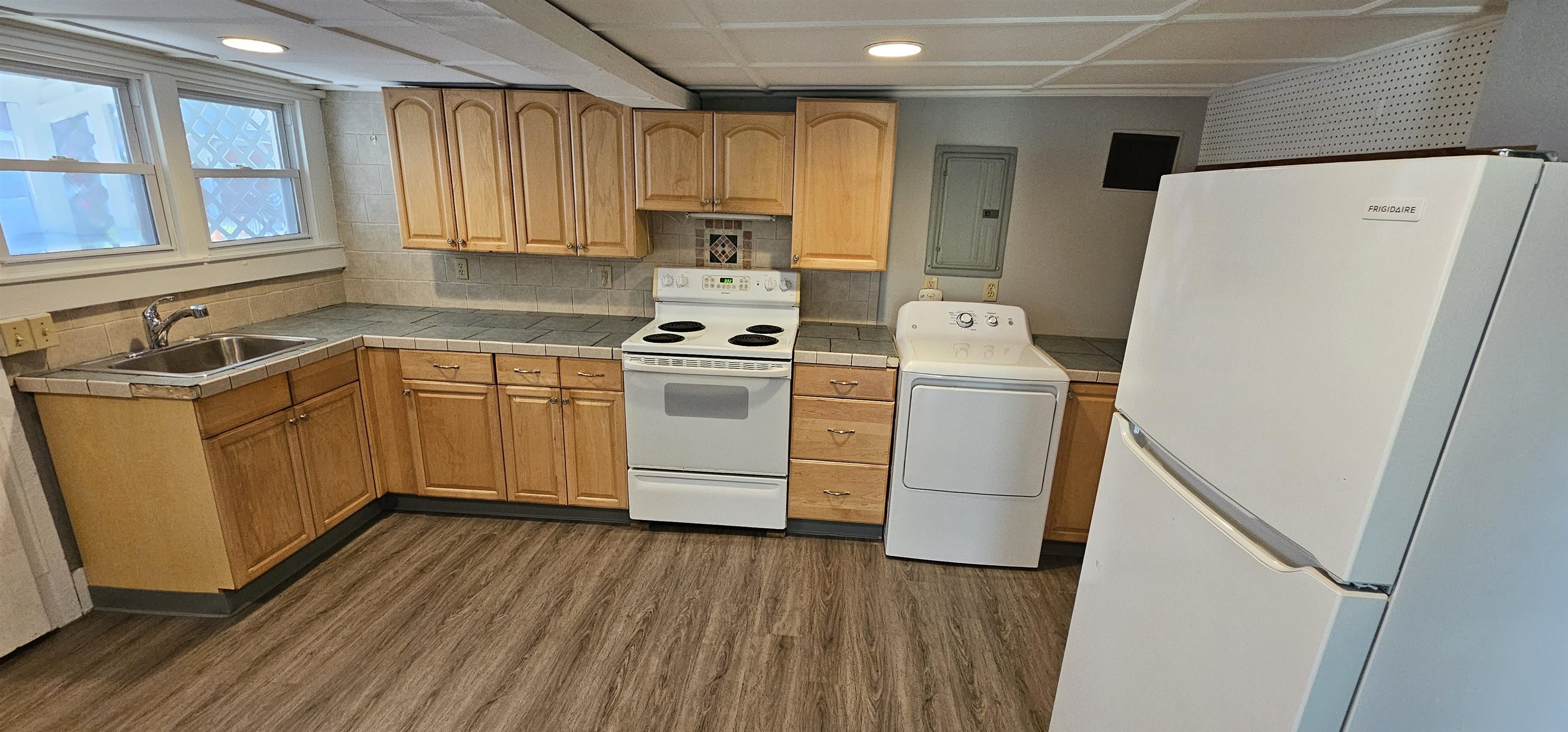 271 Village Street Concord, NH 03303 - Photo 12 of 17