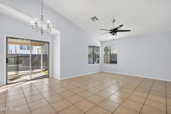 $2,650 | 2009 East Appaloosa Road, Gilbert, AZ 85296