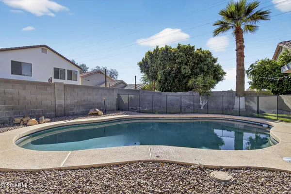 $2,650 | 2009 East Appaloosa Road, Gilbert, AZ 85296