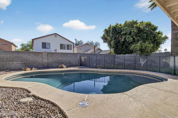 $2,650 | 2009 East Appaloosa Road, Gilbert, AZ 85296