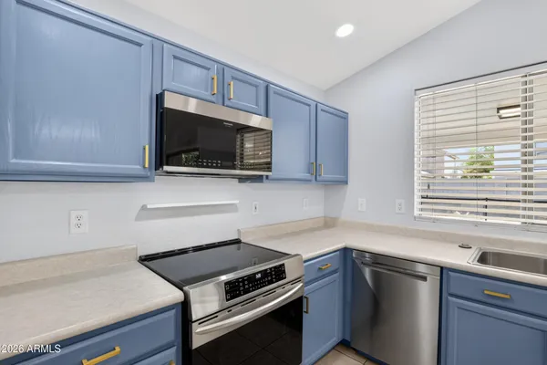 $2,650 | 2009 East Appaloosa Road, Gilbert, AZ 85296