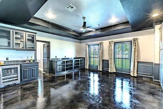 a outdoor space with lots of windows