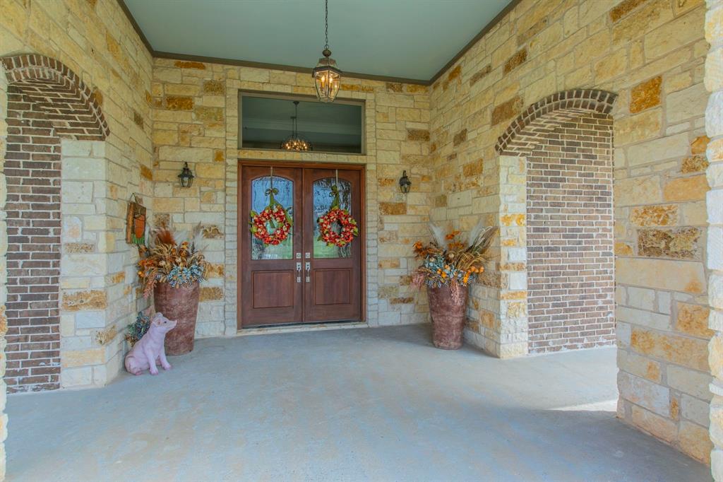 20 Independence Trail Waco, TX 76708 - Photo 2 of 40 a view of a storage room