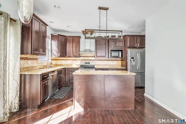 $649,000 | 9 Fox Run Lane, Seymour, CT 06483