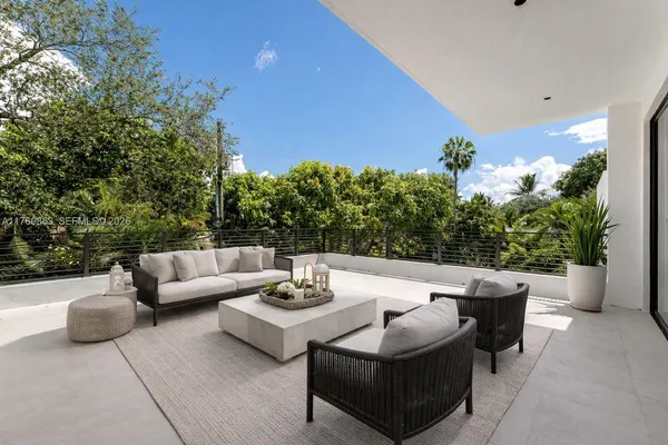 $6,350,000 | 5921 Southwest 84th Street, South Miami, FL 33143
