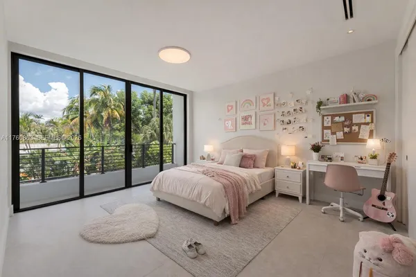 $6,350,000 | 5921 Southwest 84th Street, South Miami, FL 33143