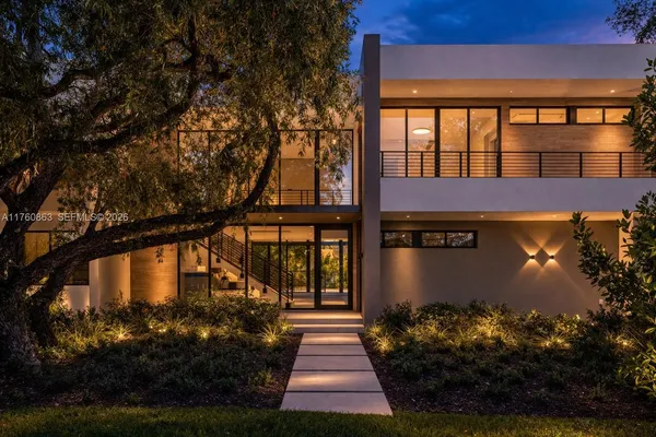 $6,350,000 | 5921 Southwest 84th Street, South Miami, FL 33143