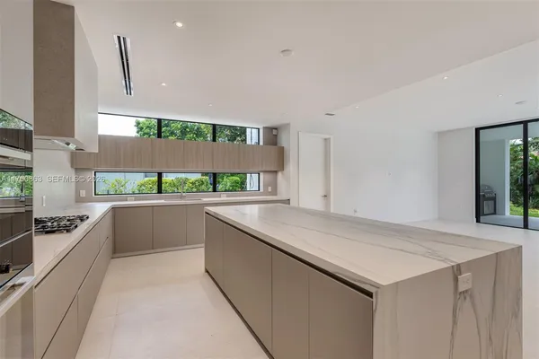 $6,350,000 | 5921 Southwest 84th Street, South Miami, FL 33143