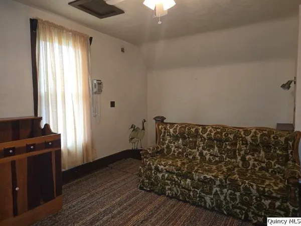 $99,000 | 220 North Scofield Street, Carthage, IL 62321