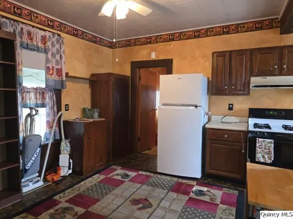 $99,000 | 220 North Scofield Street, Carthage, IL 62321