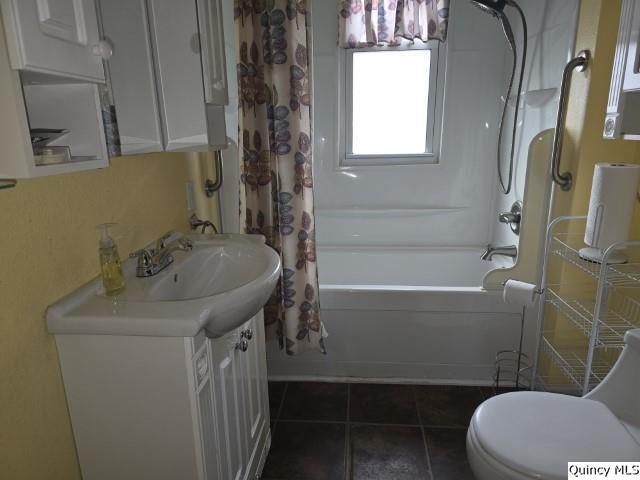 220 North Scofield Street Carthage, IL 62321 - Photo 6 of 25