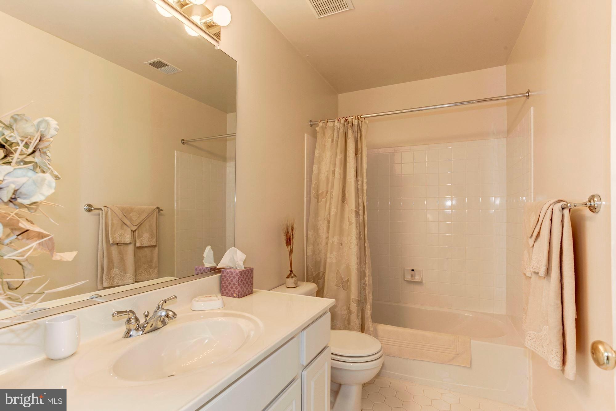 5303 Backlick Road Springfield, VA 22151 - Photo 30 of 40 Bathroom