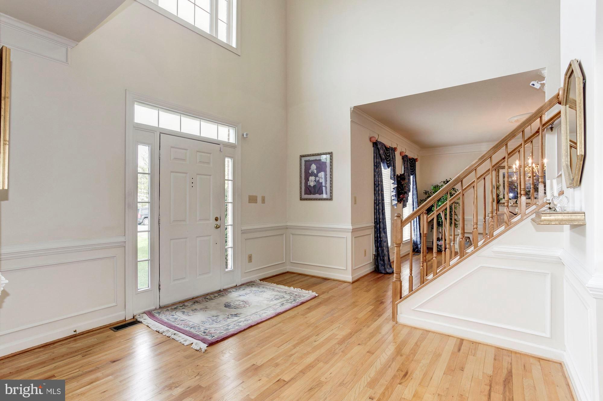 5303 Backlick Road Springfield, VA 22151 - Photo 5 of 40 Foyer
