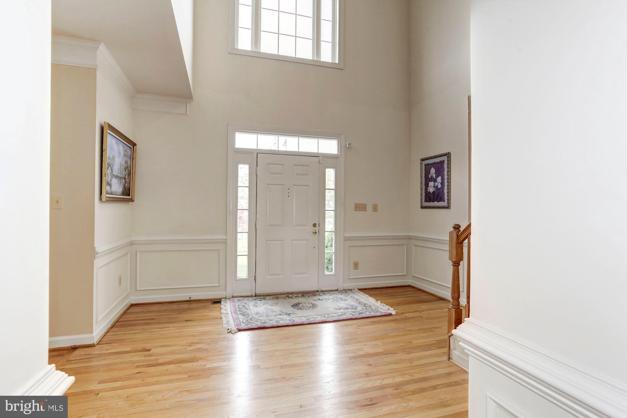 5303 Backlick Road Springfield, VA 22151 - Photo 7 of 40 Foyer