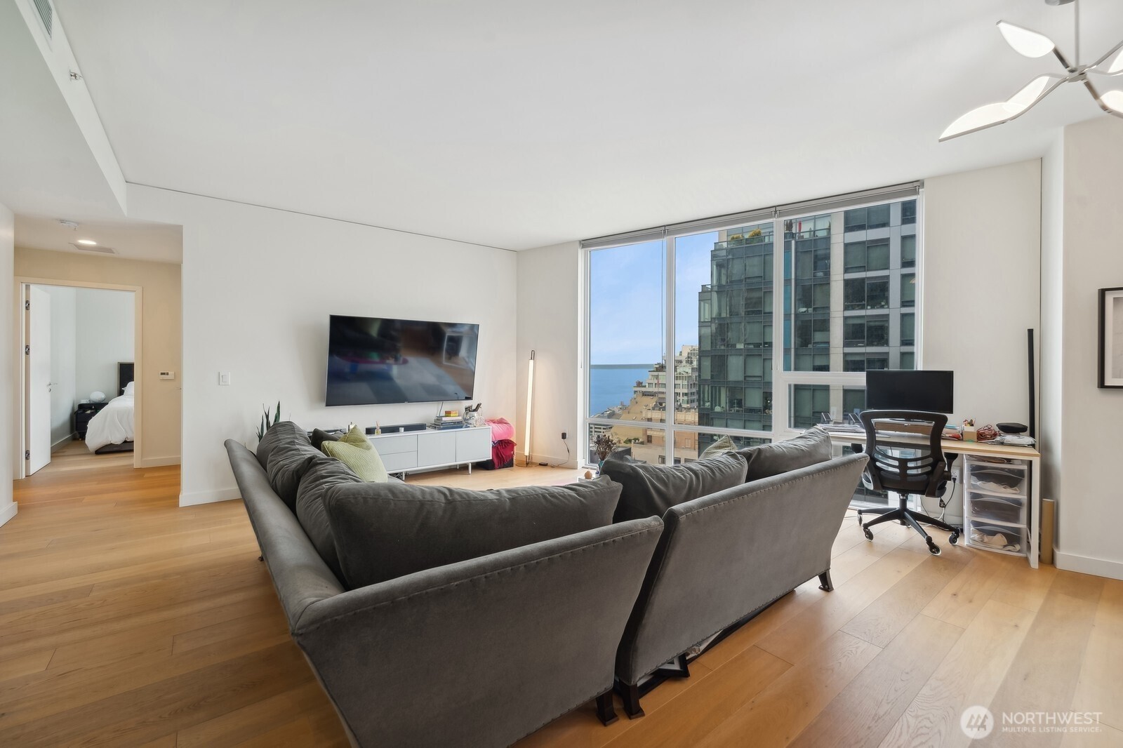 121 Stewart Street, Unit 1908 Seattle, WA 98101 - Photo 7 of 34 Gallery Image 7