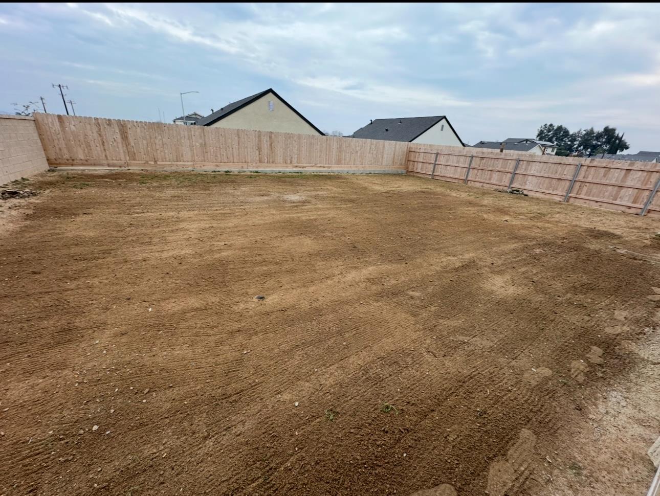 788 Apple Street Dinuba, CA 93618 - Photo 46 of 46 a view of a road with an ocean view