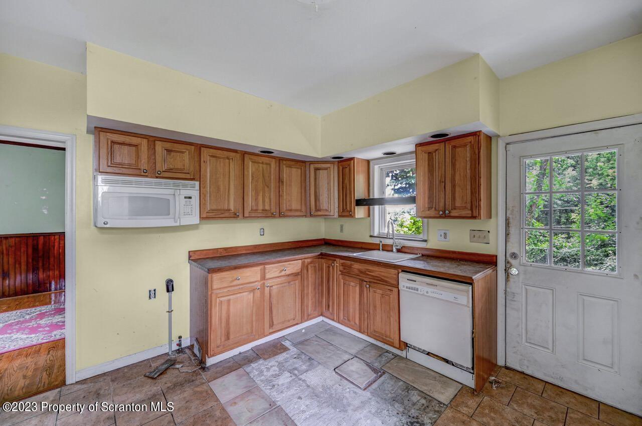 1109 Providence Road Scranton, PA 18508 - Photo 18 of 41 Gallery Image 18