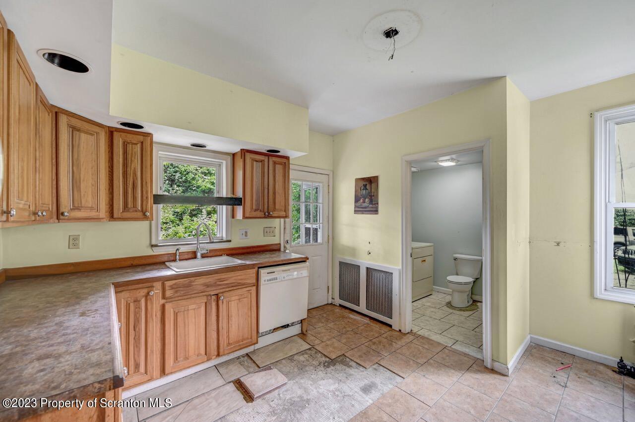 1109 Providence Road Scranton, PA 18508 - Photo 20 of 41 Gallery Image 20
