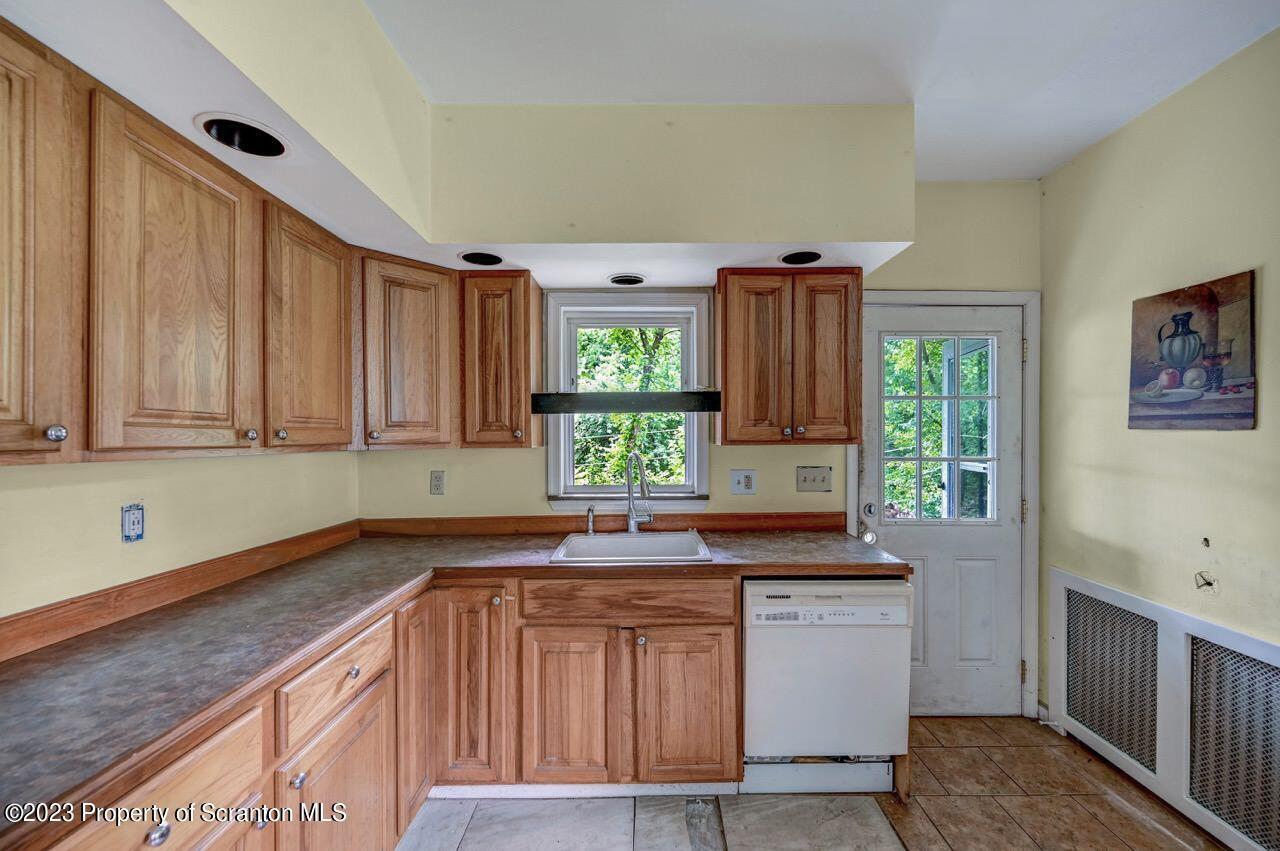 1109 Providence Road Scranton, PA 18508 - Photo 21 of 41 Gallery Image 21