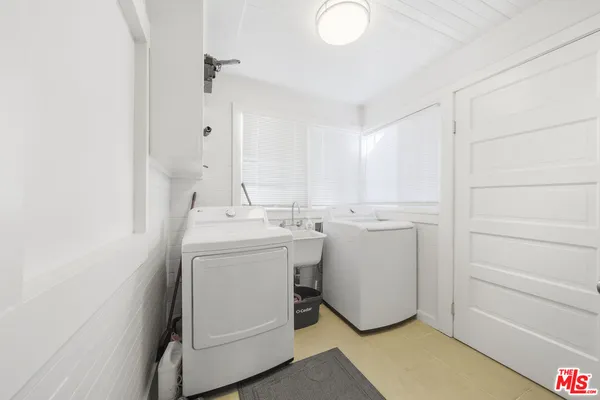$1,270,000 | 2982 West 15th Street, Los Angeles, CA 90006