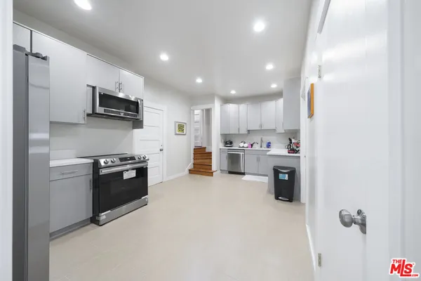 $1,270,000 | 2982 West 15th Street, Los Angeles, CA 90006