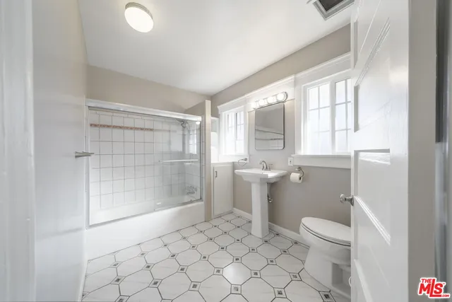 $1,270,000 | 2982 West 15th Street, Los Angeles, CA 90006