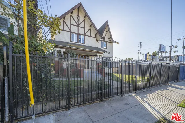 $1,270,000 | 2982 West 15th Street, Los Angeles, CA 90006