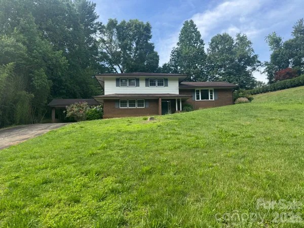$285,000 | 8417 Rolling Hills Avenue, Hickory, NC 28602