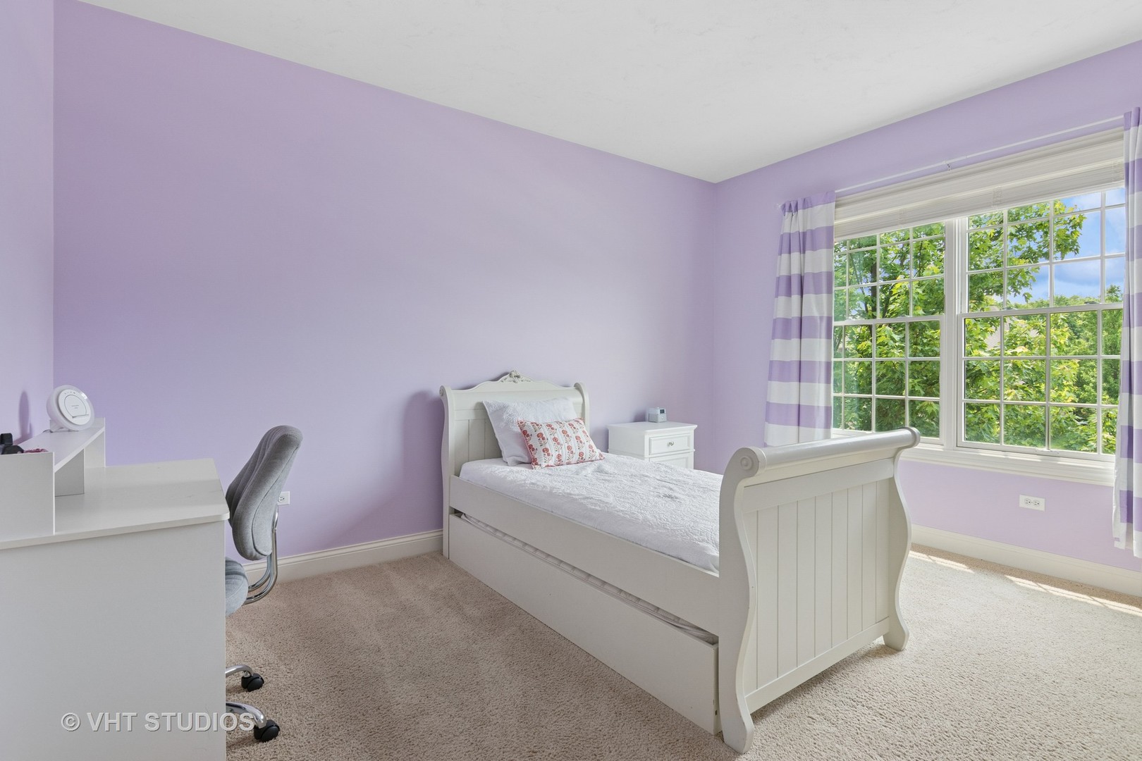 76 Landon Circle Wheaton, IL 60189 - Photo 31 of 51 a bed room with a bed and a chair