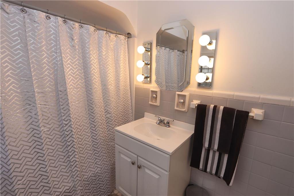 511 Bower Hill Road Pittsburgh, PA 15228 - Photo 11 of 25 Bathroom