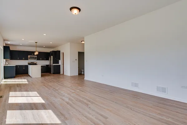 $401,400 | 26824 West Old Kerry Grove West, Channahon, IL 60410