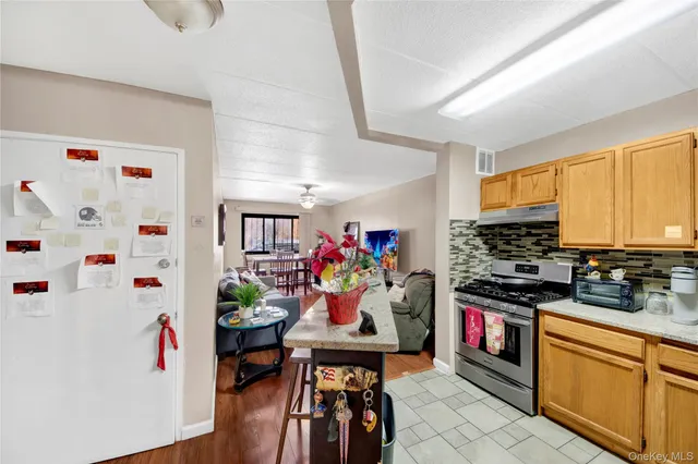$939,000 | 721 Thieriot Avenue | Soundview