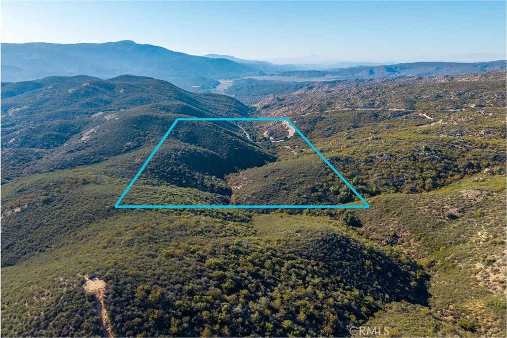 28618 Chihuahua Valley Road Warner Springs, CA 92086 - Photo 4 of 38 a view of a backyard