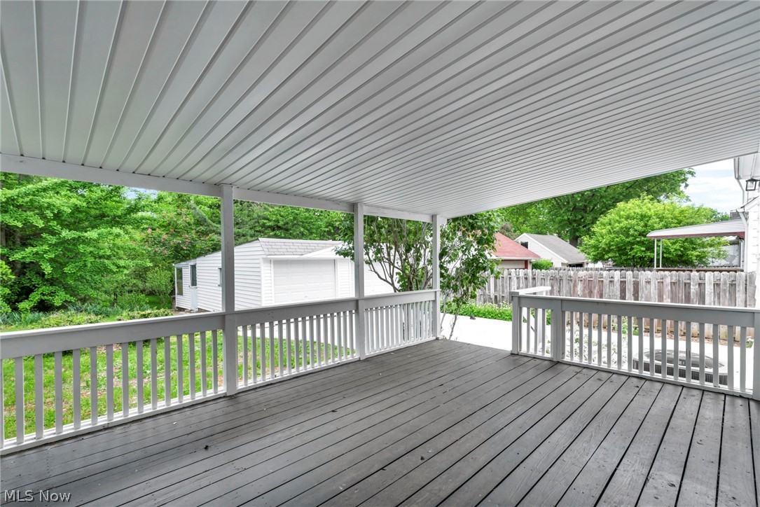 1914 Lorimer Road Cleveland, OH 44134 - Photo 36 of 43