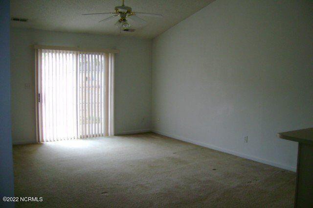 105 Charlton Road Hubert, NC 28539 - Photo 2 of 6 Livingroom