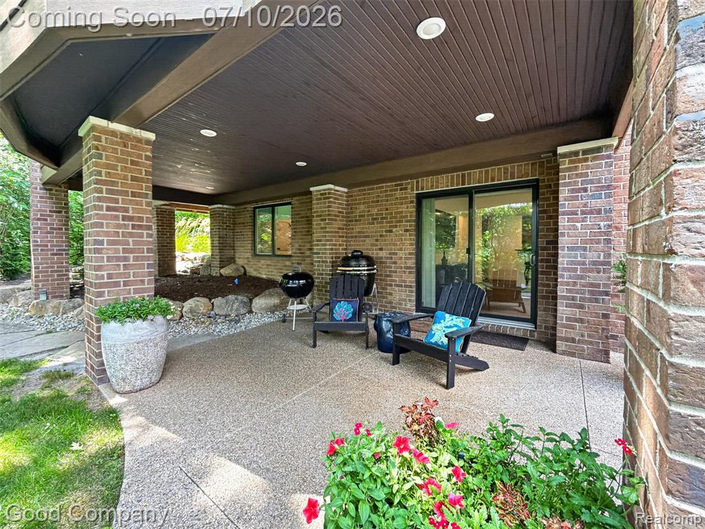 1946 Acorn Glen Rochester Hills, MI 48306 - Photo 34 of 71