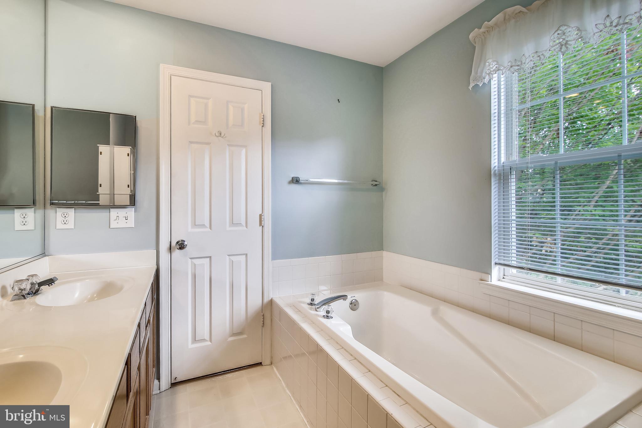 20311 Swallow Point Road Gaithersburg, MD 20886 - Photo 20 of 74 Gallery Image 20