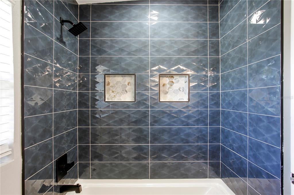 1407 Berwyn Road Orlando, FL 32806 - Photo 31 of 42 a bathroom with a sink