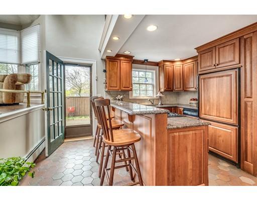 22 Sherwood Road Melrose, MA 02176 - Photo 4 of 25 Gallery Image 4