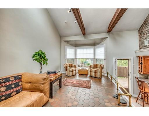 22 Sherwood Road Melrose, MA 02176 - Photo 6 of 25 Gallery Image 6