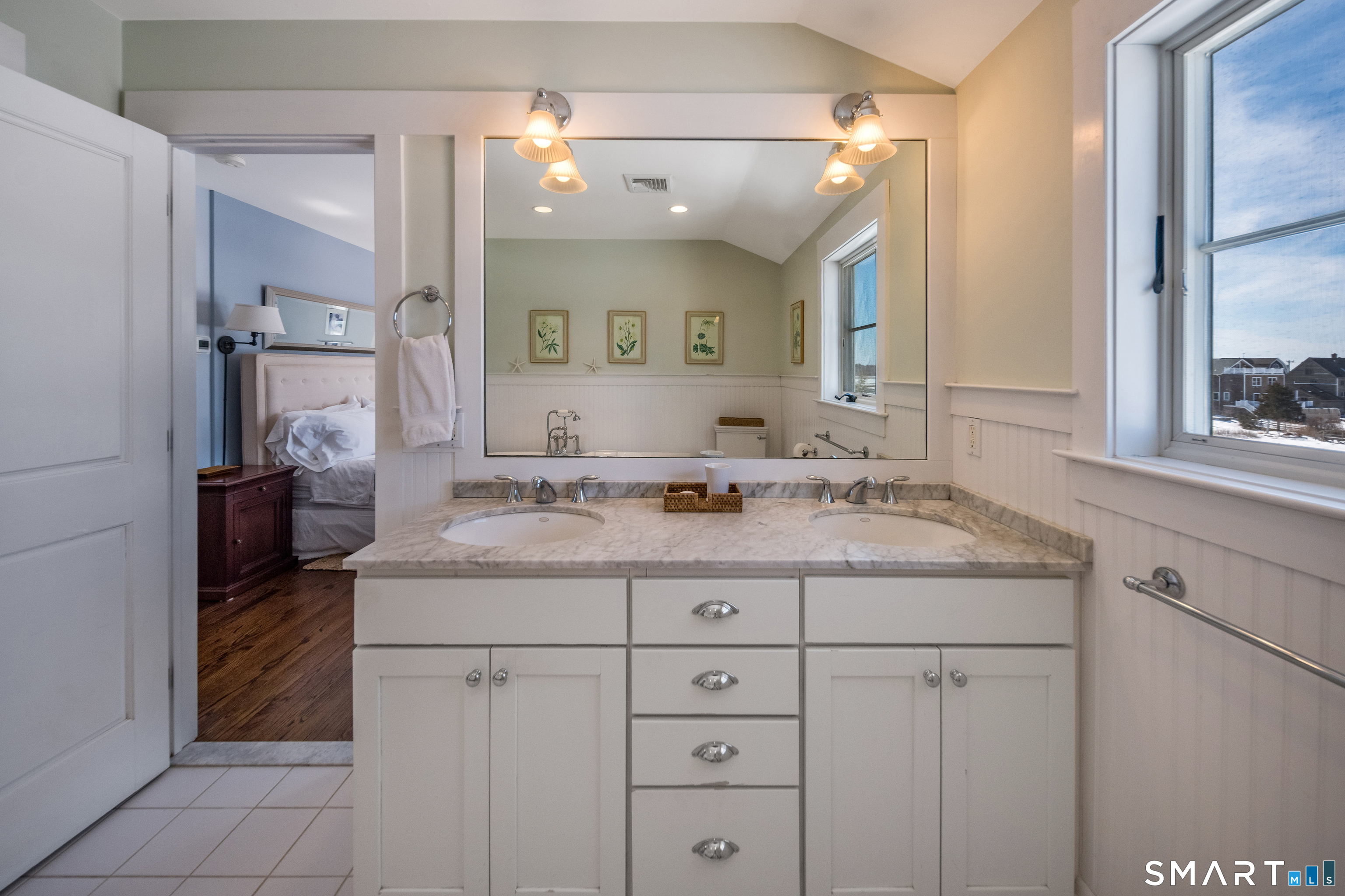 24 Ridgewood Avenue Madison, CT 06443 - Photo 15 of 23