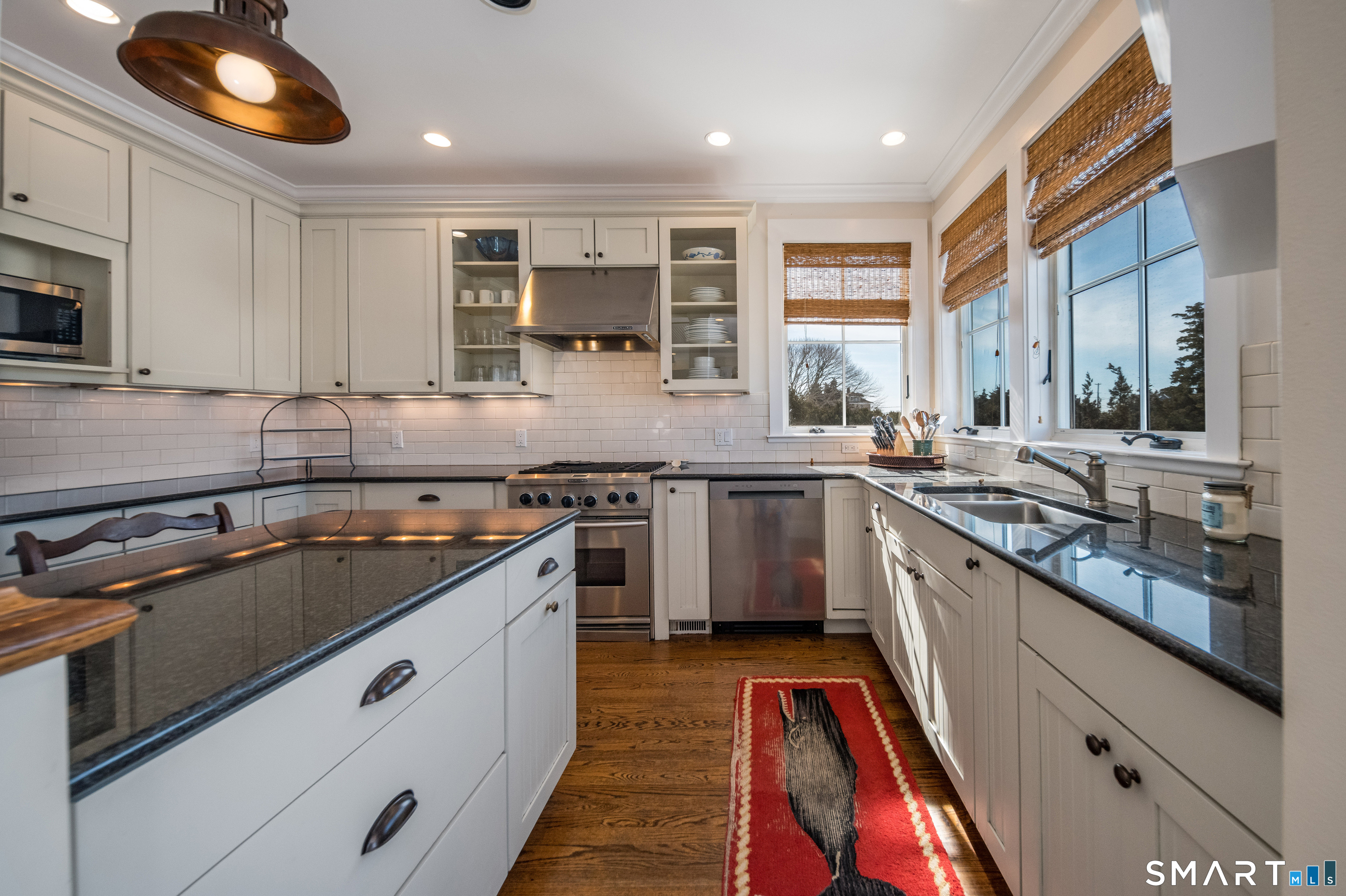 24 Ridgewood Avenue Madison, CT 06443 - Photo 6 of 23