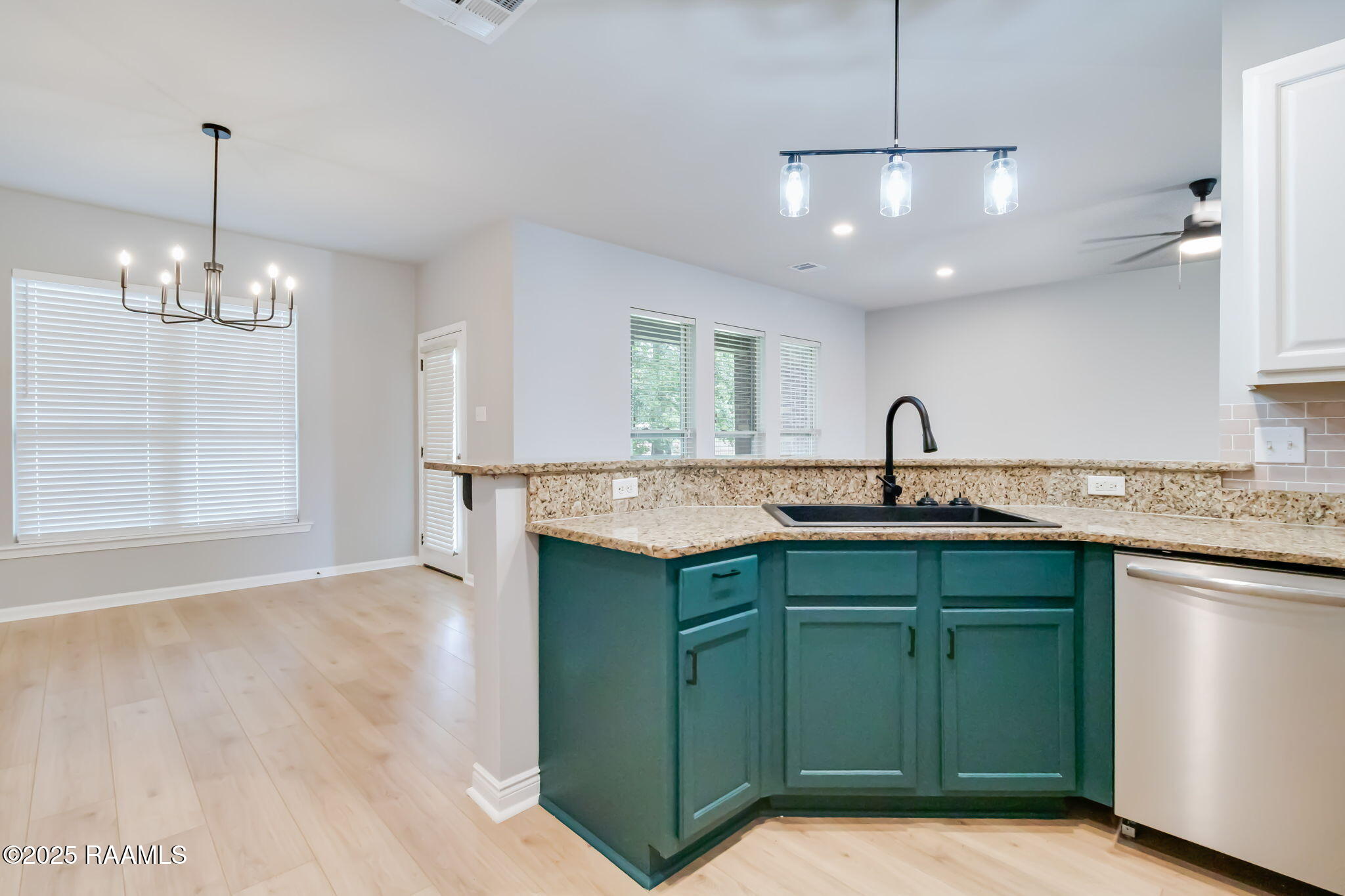 511 Flanders Ridge Drive Youngsville, LA 70592 - Photo 7 of 16 IMG_0705