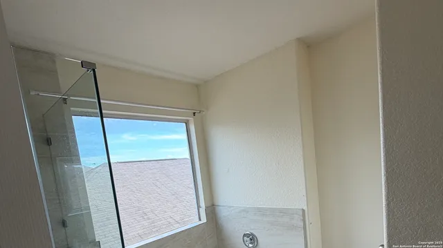 $2,200 | 6706 Harbor, Converse, TX 78109